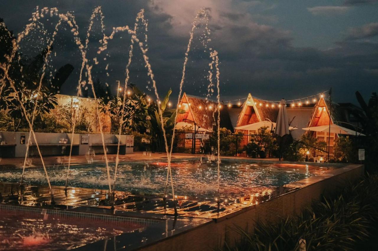 Urban Oasis Resort, Tarlac Екстериор снимка