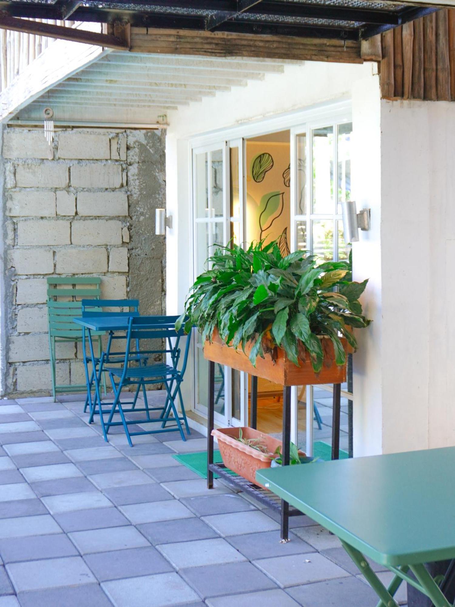 Urban Oasis Resort, Tarlac Екстериор снимка