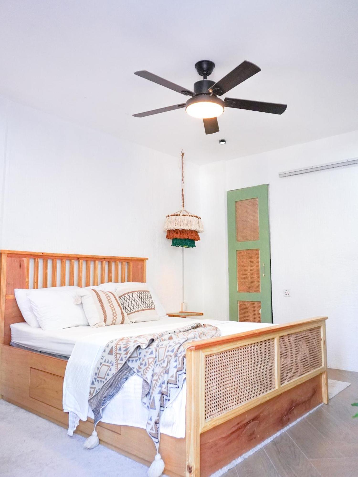 Urban Oasis Resort, Tarlac Екстериор снимка